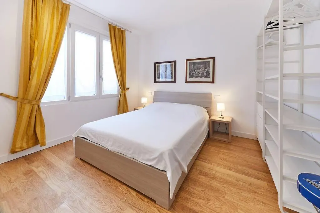 Bright Two-Room Apartment Milan Italy